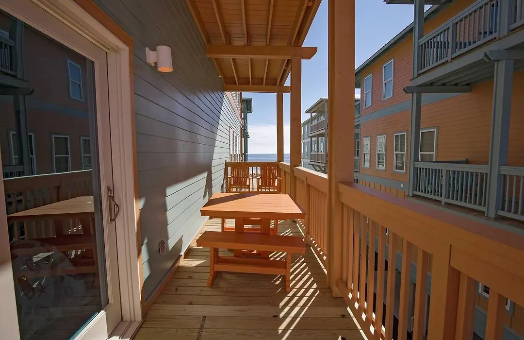 Breezyville Northeast Sun 12Br-1